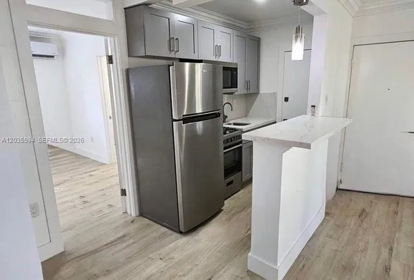 $2,000 | 6330 Southwest 79th Street, Unit 19, South Miami, FL 33143