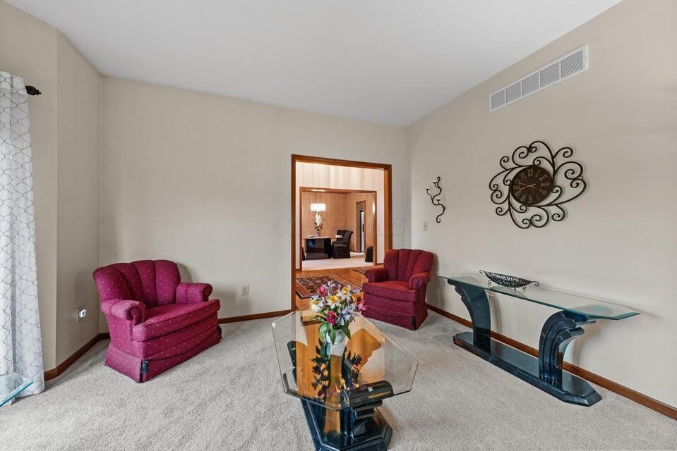 9909 Hoover Woods Road Galena, OH 43021 - Photo 6 of 50 Living Room