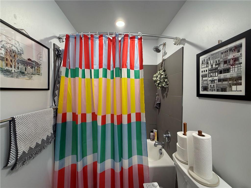 212 45th Street, Unit 2B Pittsburgh, PA 15201 - Photo 10 of 34