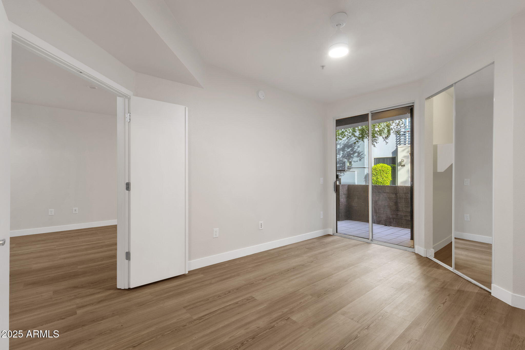 3633 North 3rd Avenue, Unit 1059 Phoenix, AZ 85013 - Photo 22 of 49 Primary Bedroom