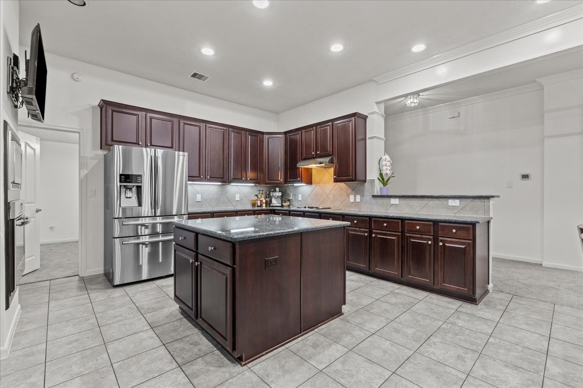 3911 Palm Crest Drive Rosharon, TX 77583 - Photo 11 of 47