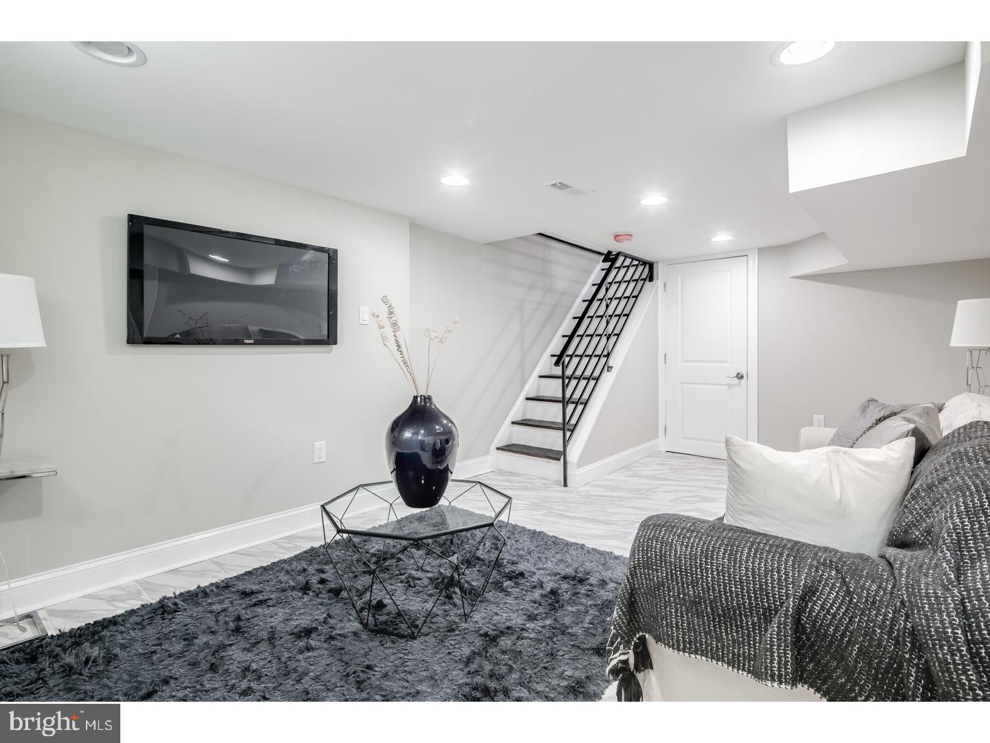 2045 Wilder Street Philadelphia, PA 19146 - Photo 10 of 20