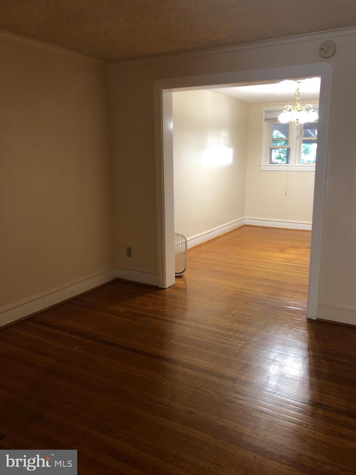 505 Littlecroft Road Upper Darby, PA 19082 - Photo 5 of 28