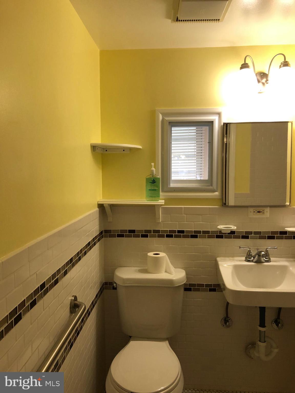 505 Littlecroft Road Upper Darby, PA 19082 - Photo 8 of 28
