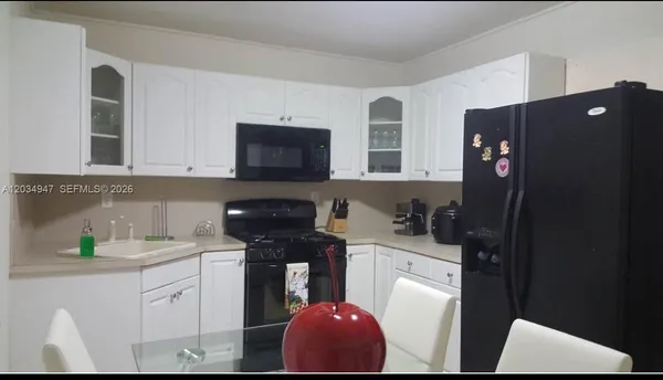 $1,800 | 15431 Southwest 101st Avenue, Miami, FL 33157