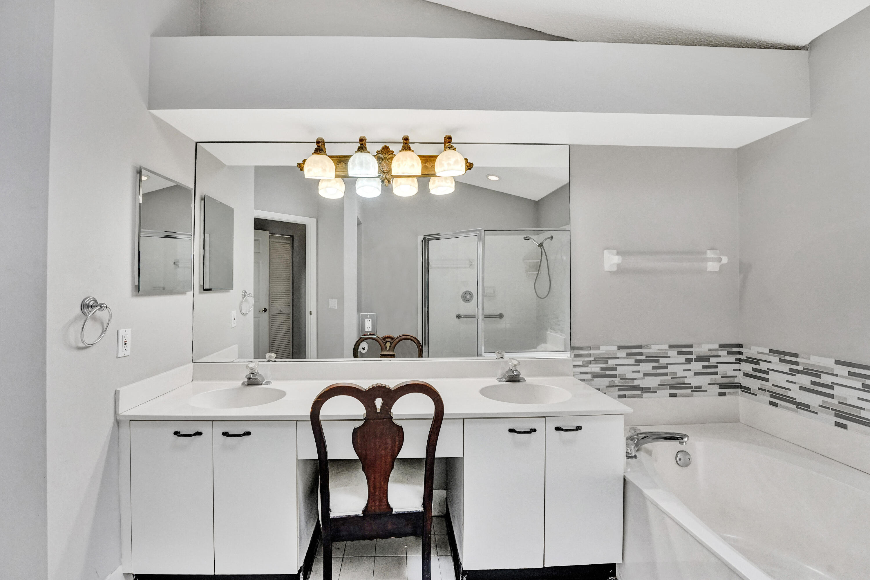 11066 Springbrook Circle Boynton Beach, FL 33437 - Photo 23 of 40 Master Bath