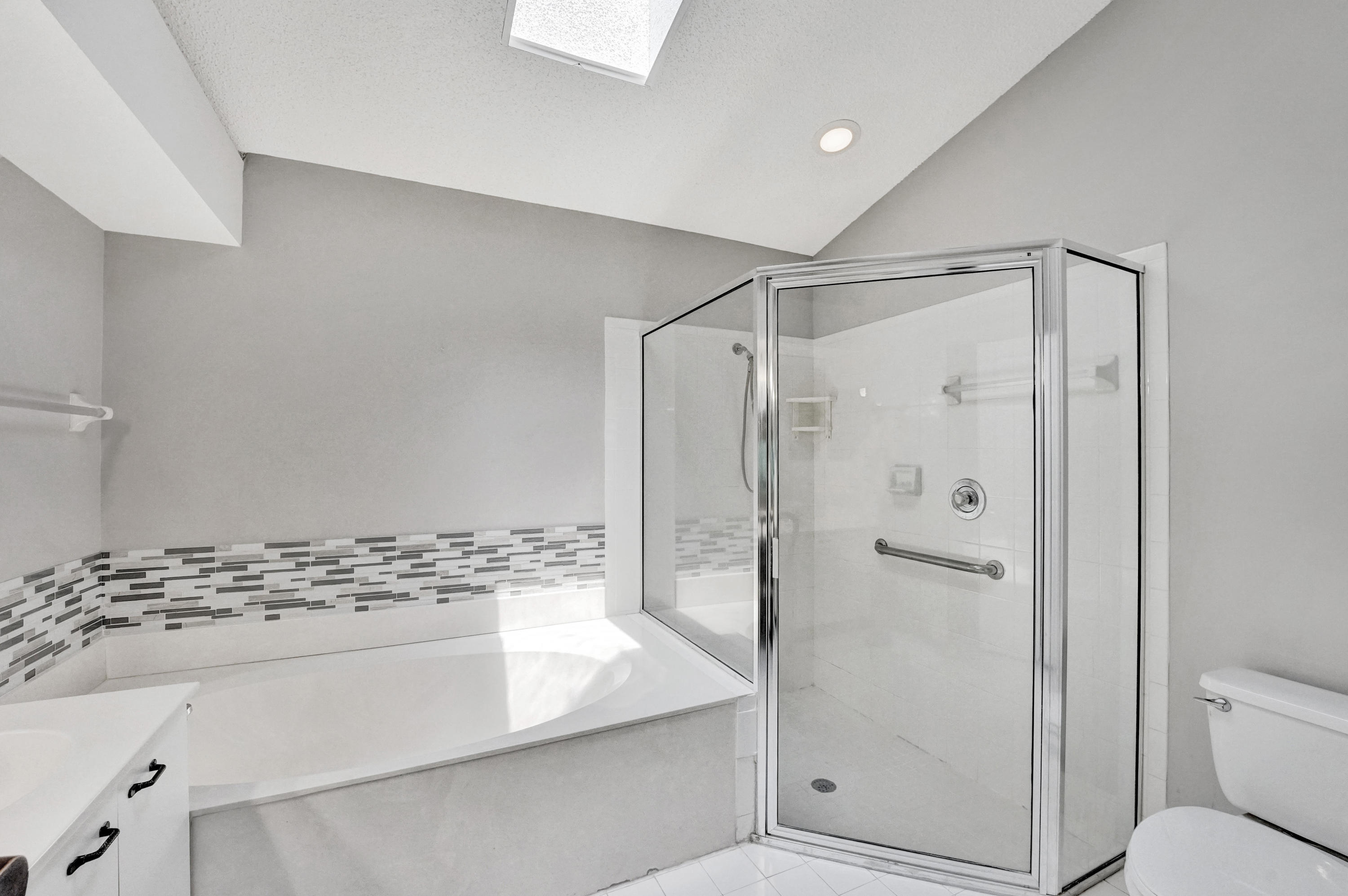 11066 Springbrook Circle Boynton Beach, FL 33437 - Photo 24 of 40 Master Bath