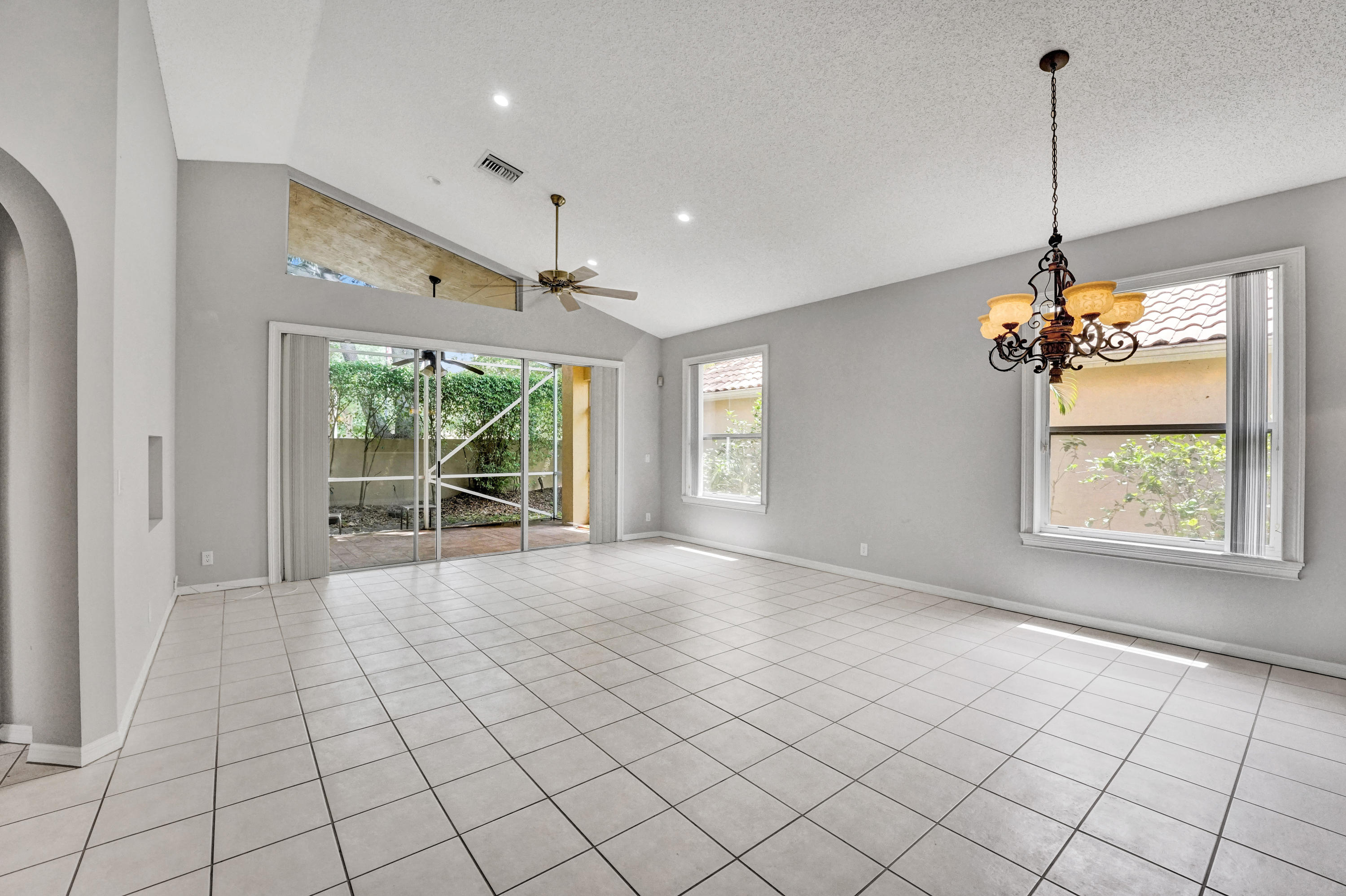 11066 Springbrook Circle Boynton Beach, FL 33437 - Photo 4 of 40 Great Room