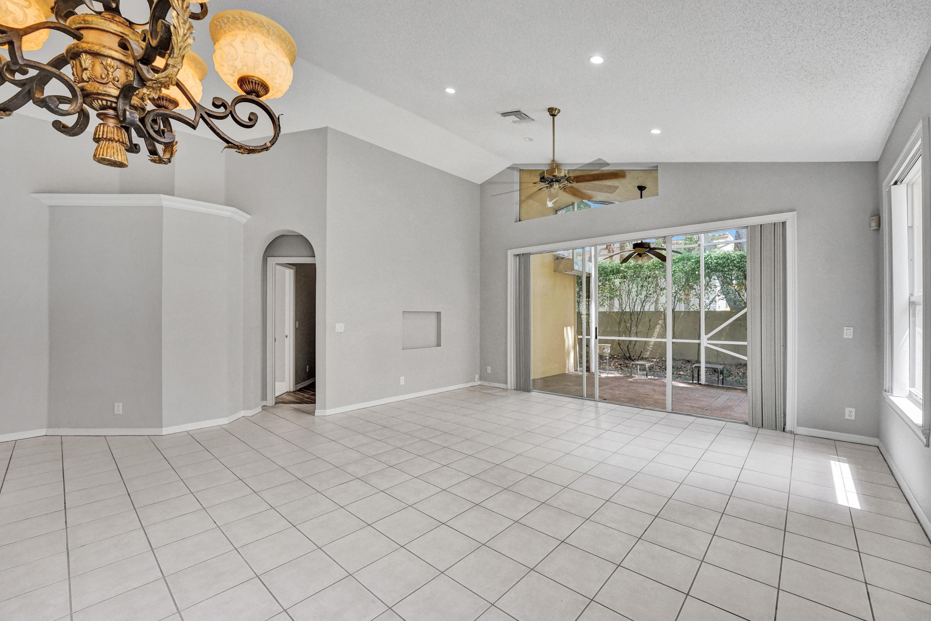 11066 Springbrook Circle Boynton Beach, FL 33437 - Photo 5 of 40 Great Room
