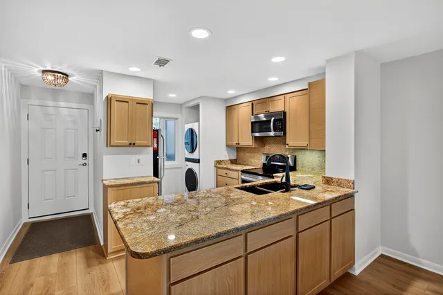 $590,000 | 13 West Mariners Cay Drive, Folly Beach, SC 29439