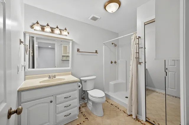 $590,000 | 13 West Mariners Cay Drive, Folly Beach, SC 29439