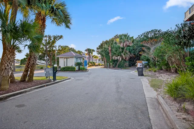 $590,000 | 13 West Mariners Cay Drive, Folly Beach, SC 29439