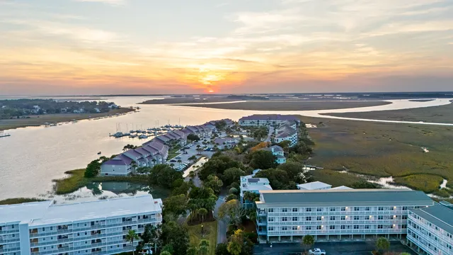 $590,000 | 13 West Mariners Cay Drive, Folly Beach, SC 29439