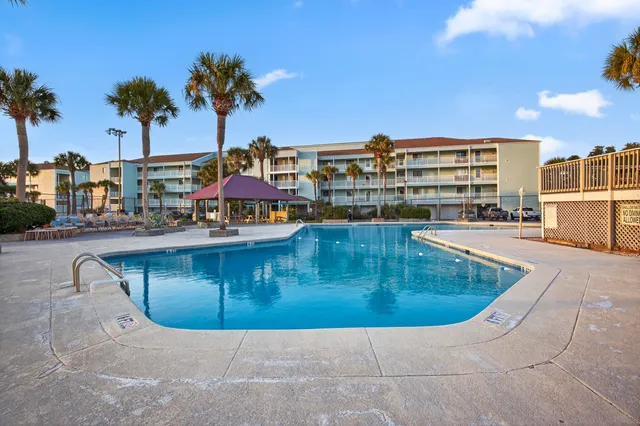 $590,000 | 13 West Mariners Cay Drive, Folly Beach, SC 29439