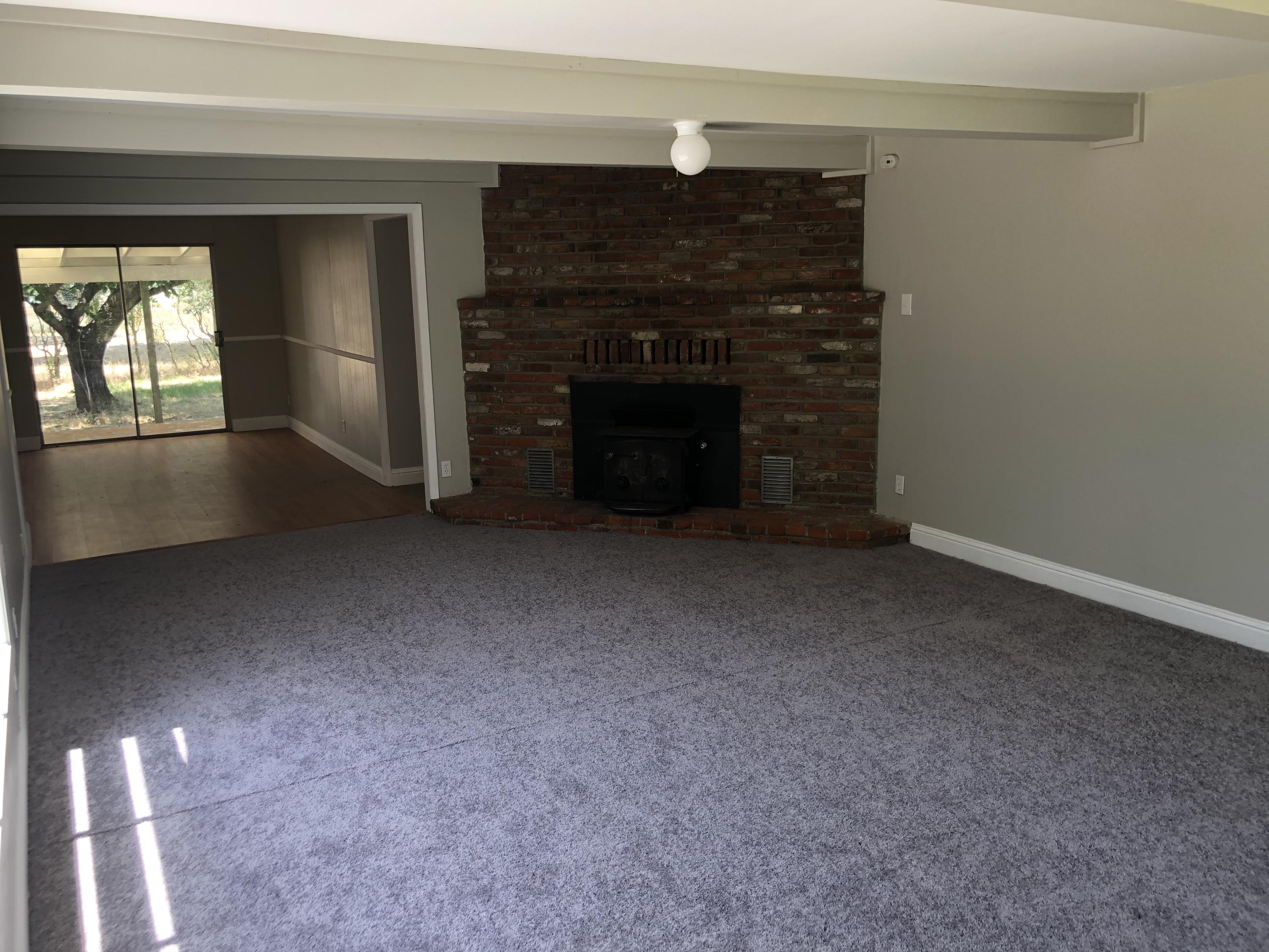 3020 Montgomery Road Red Bluff, CA 96080 - Photo 11 of 41 living room