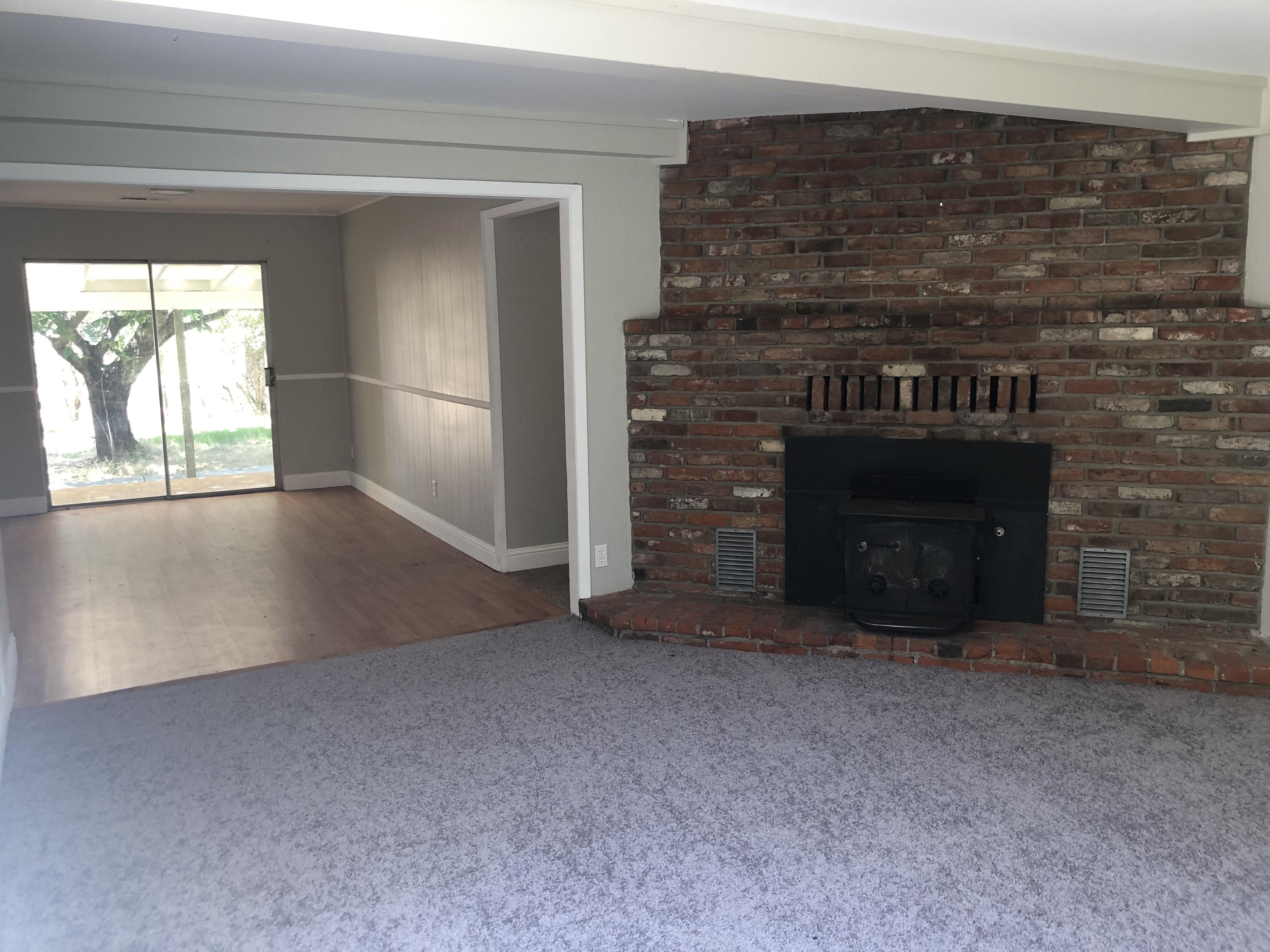 3020 Montgomery Road Red Bluff, CA 96080 - Photo 12 of 41 Living/dining