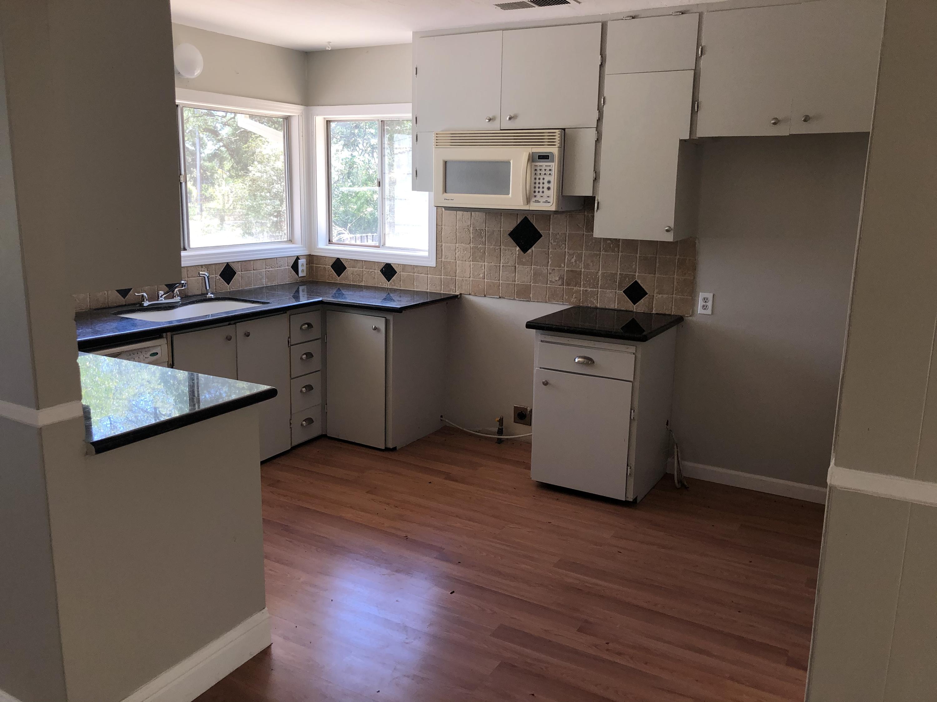 3020 Montgomery Road Red Bluff, CA 96080 - Photo 15 of 41 Kitchen