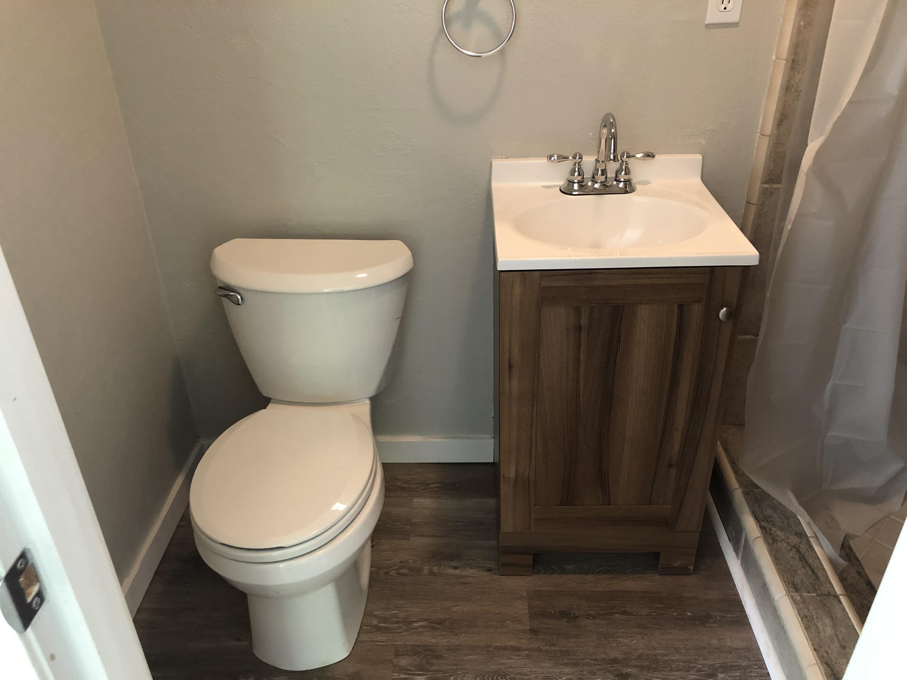 3020 Montgomery Road Red Bluff, CA 96080 - Photo 32 of 41 Master bathroom