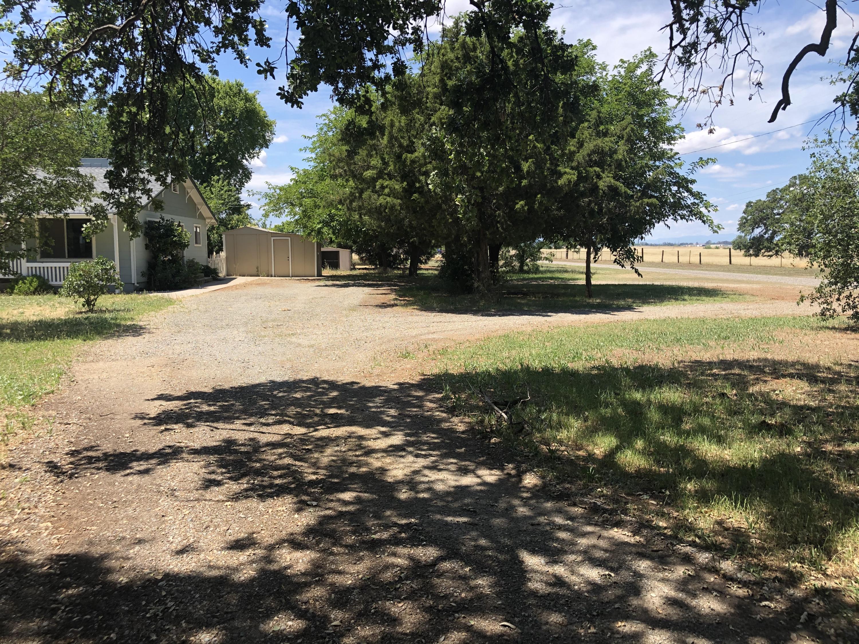 3020 Montgomery Road Red Bluff, CA 96080 - Photo 6 of 41 driveway