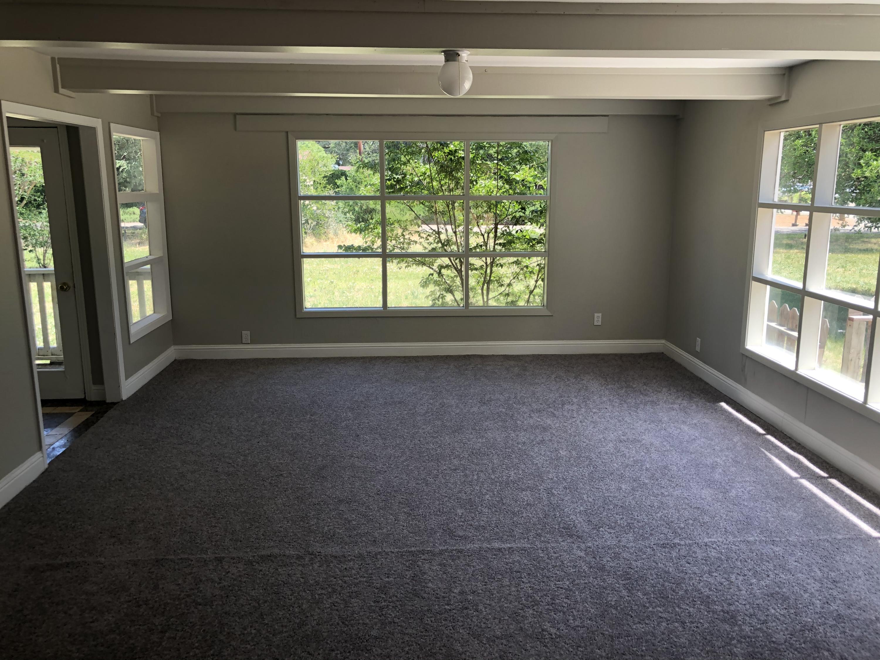 3020 Montgomery Road Red Bluff, CA 96080 - Photo 9 of 41 living room