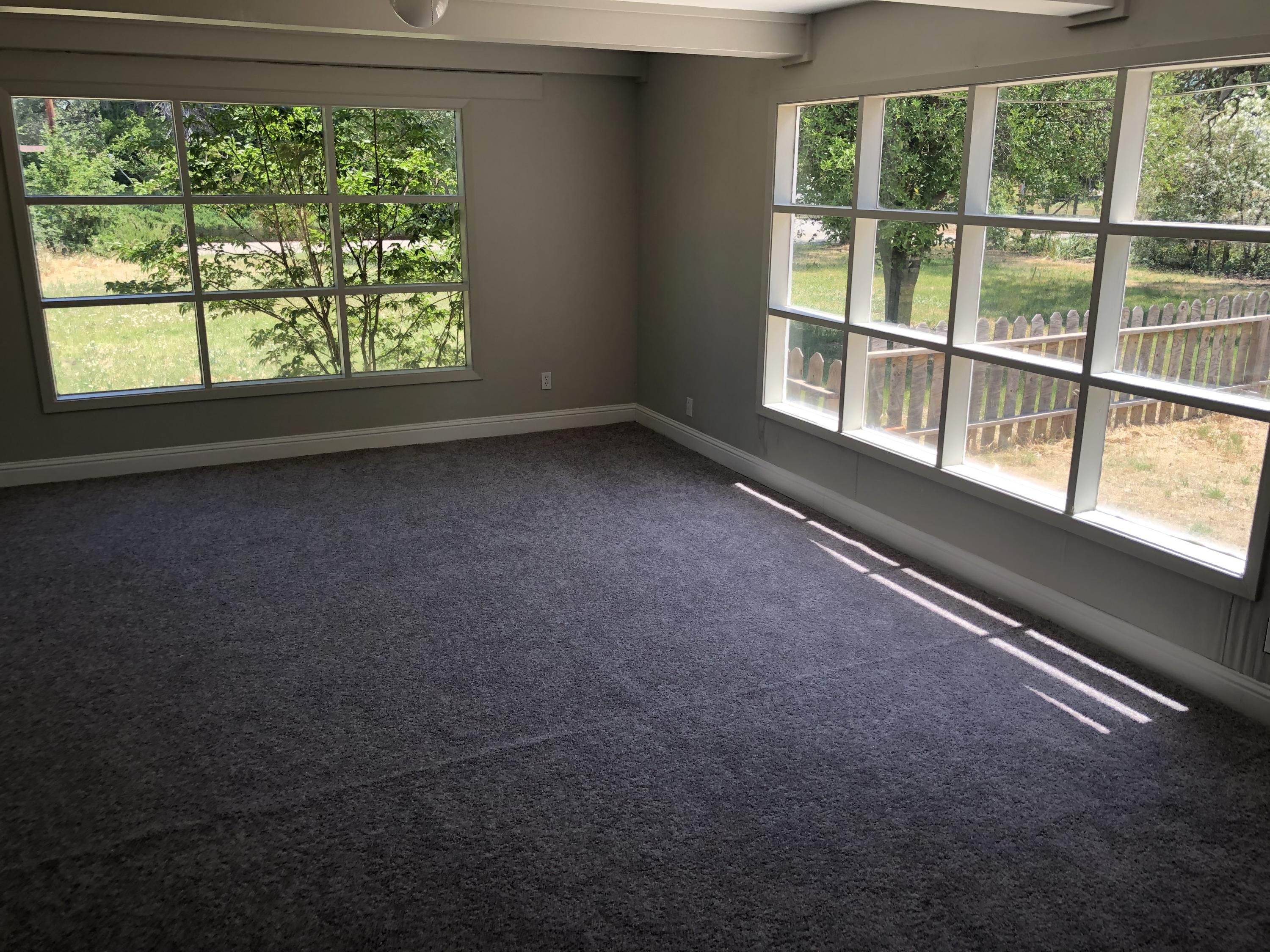 3020 Montgomery Road Red Bluff, CA 96080 - Photo 10 of 41 living room