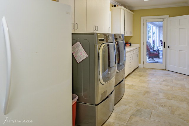 236 Ridge Crest Drive Macon, GA 31210 - Photo 29 of 33 a utility room with dryer and washer