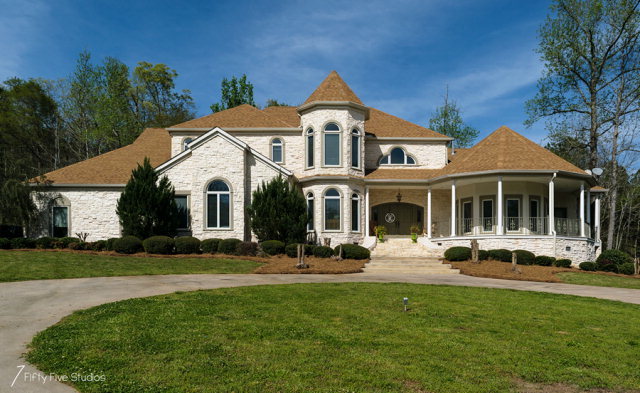 236 Ridge Crest Drive Macon, GA 31210 - Photo 6 of 33 a front view of a house with a yard