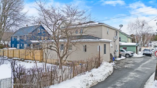 $239,900 | 413 Traviss Alley, Blakely, PA 18452