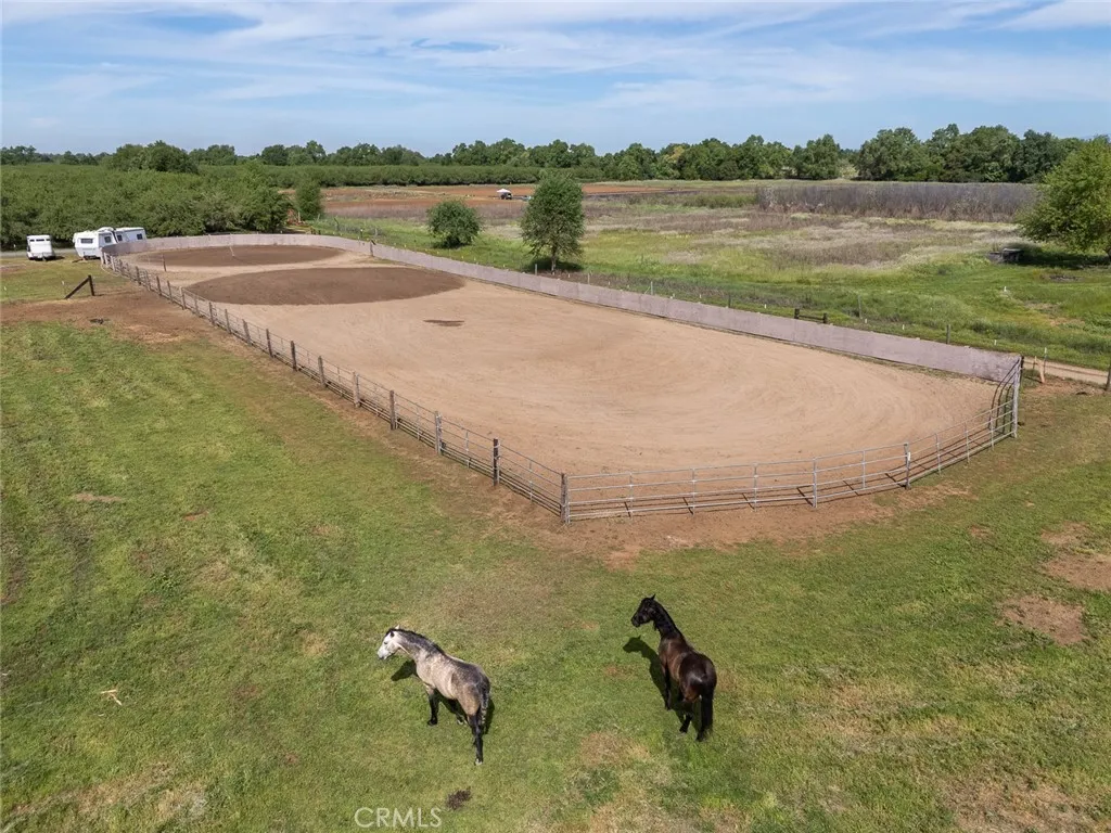 3453 La Porte Road Oroville, CA 95966 - Photo 4 of 75 Horse arena with round pen.