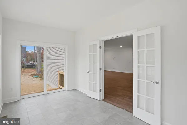 wooden floor and closet in a room
