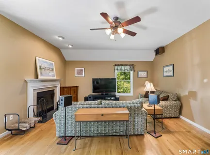 $755,000 | 10 Ferris Road, Newtown, CT 06470