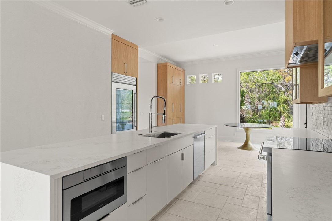 406 Palm Drive St. Simons Island, GA 31522 - Photo 12 of 54