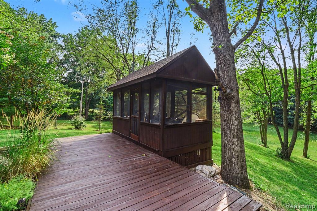 6300 North Raddatz Road Fowlerville, MI 48836 - Photo 38 of 42 Gallery Image 38