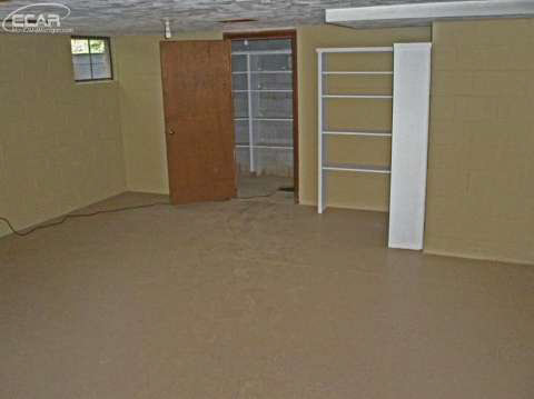 5067 North Seymour Road Flushing, MI 48433 - Photo 13 of 17 20438712-12.JPG