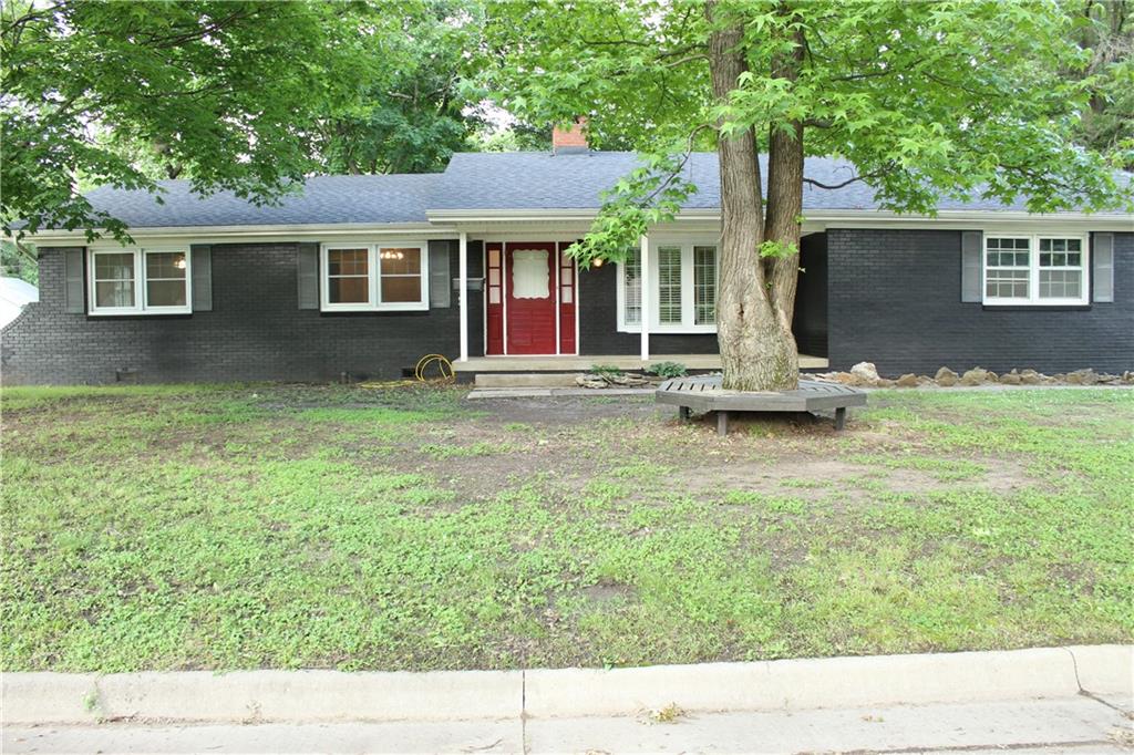 100 North Lincoln St  