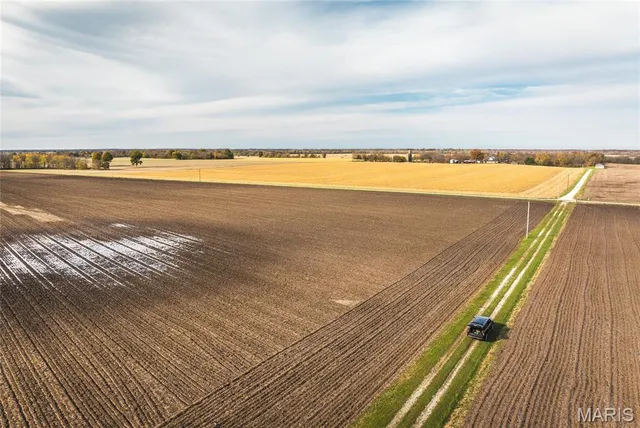 $190,000 | 32987 Tb Ruyle Road, Medora, IL 62063