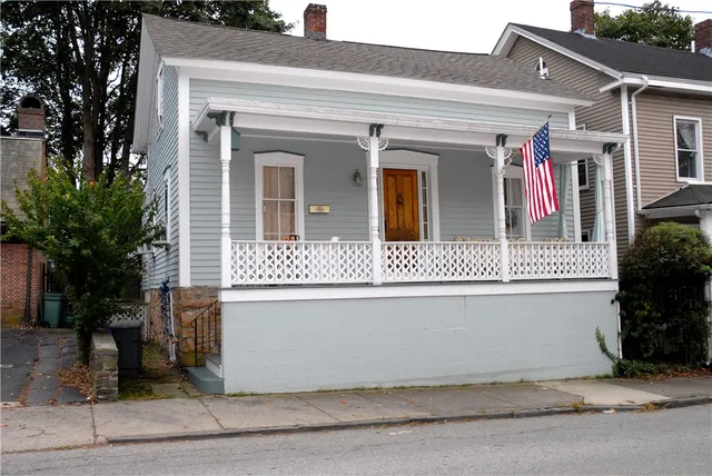 $4,200 | 15 Young Street, Newport, RI 02840