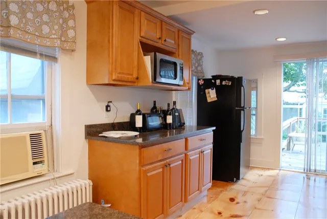 $4,200 | 15 Young Street, Newport, RI 02840