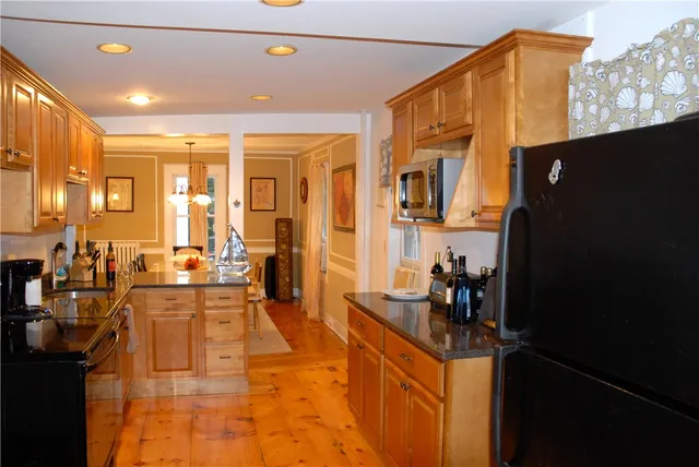 $4,200 | 15 Young Street, Newport, RI 02840