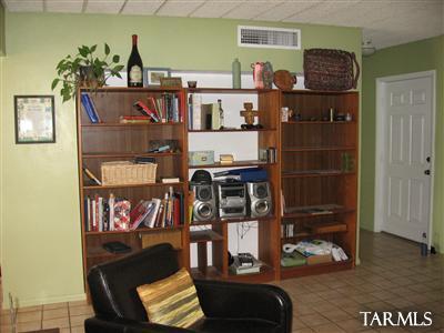 2861 South Kolb Road Tucson, AZ 85730 - Photo 2 of 4