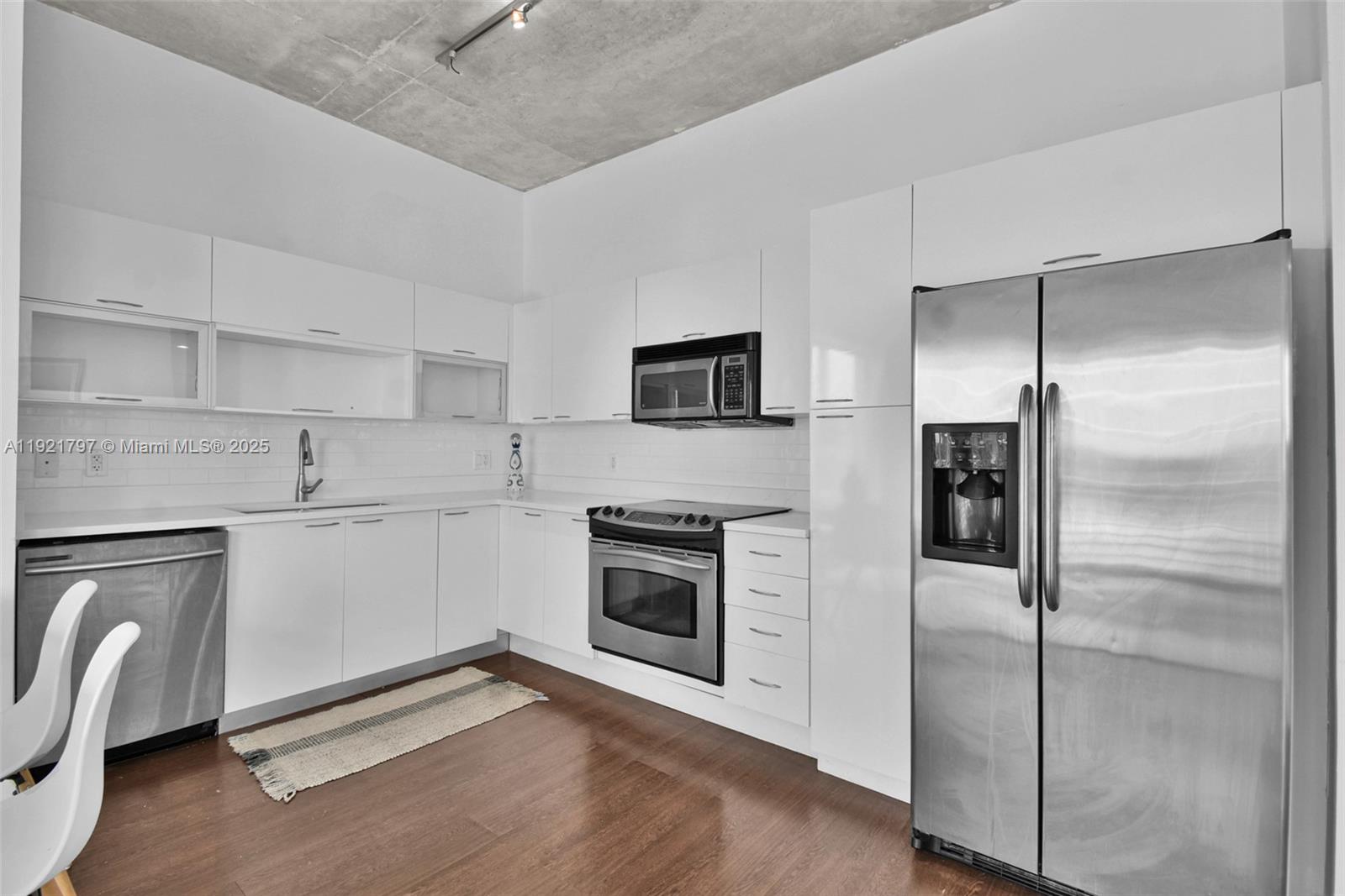 234 Northeast 3rd Street, Unit 1802 Miami, FL 33132 - Photo 15 of 73