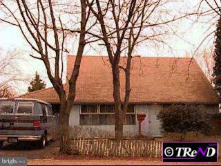 8 Cardinal Road Levittown, PA 19057 - Photo 1 of 1 Gallery Image 1