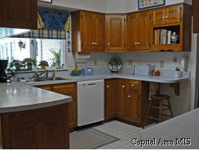 22 West Hazel Dell Lane Springfield, IL 62703 - Photo 7 of 9 Gallery Image 7