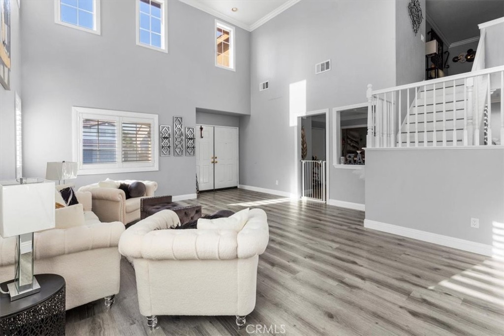 15467 Spruce Tree Way Fontana, CA 92336 - Photo 4 of 30