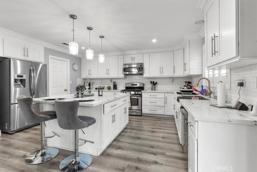 15467 Spruce Tree Way Fontana, CA 92336 - Photo 9 of 30