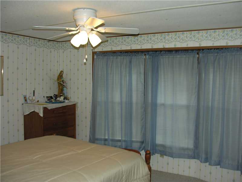 31 Woodward Road Lincoln, RI 02865 - Photo 5 of 8 Master Bedroom. Master bedroom with a pretty bay window.