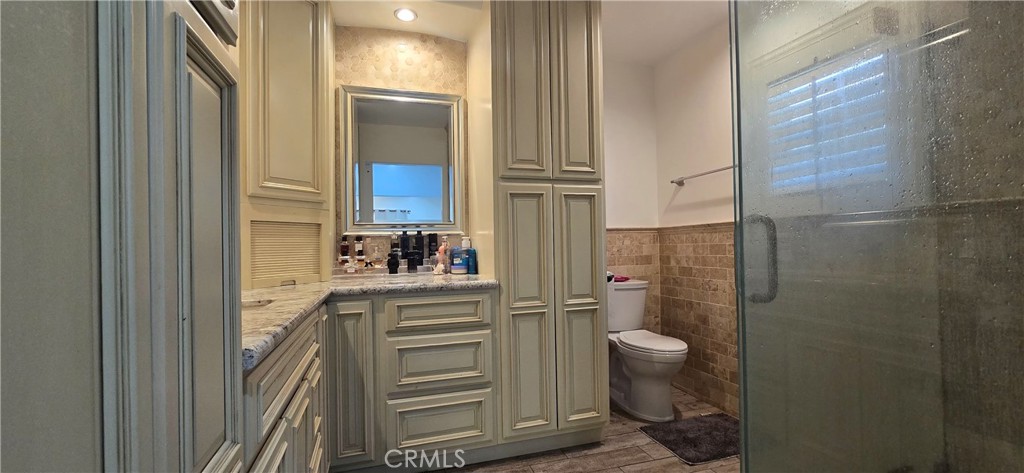 1158 West Cornell Street Rialto, CA 92376 - Photo 16 of 28 Master bathroom