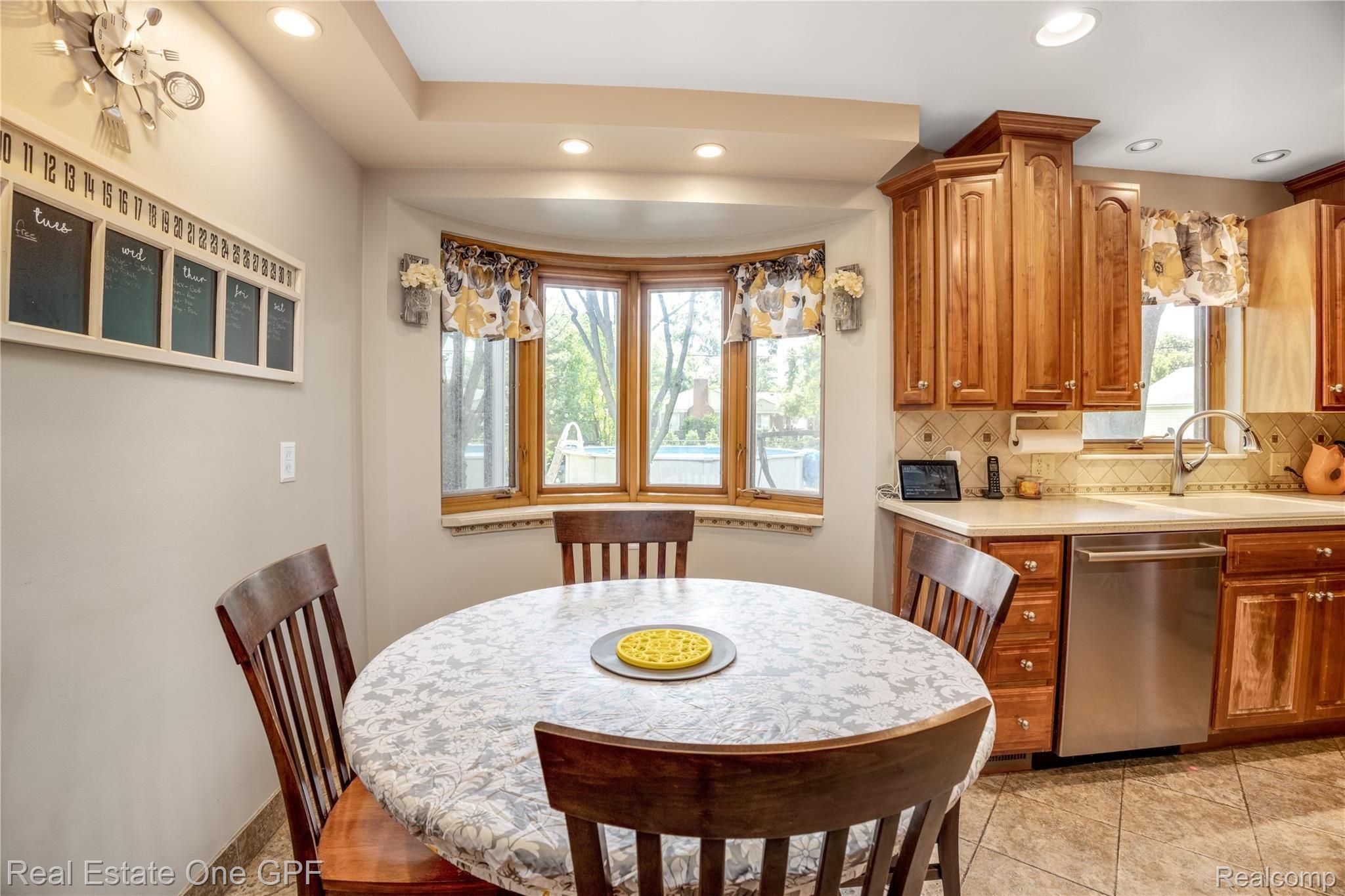 1499 North Renaud Road Grosse Pointe, MI 48236 - Photo 13 of 35 21-print-1499 North Renaud Road021.jpg