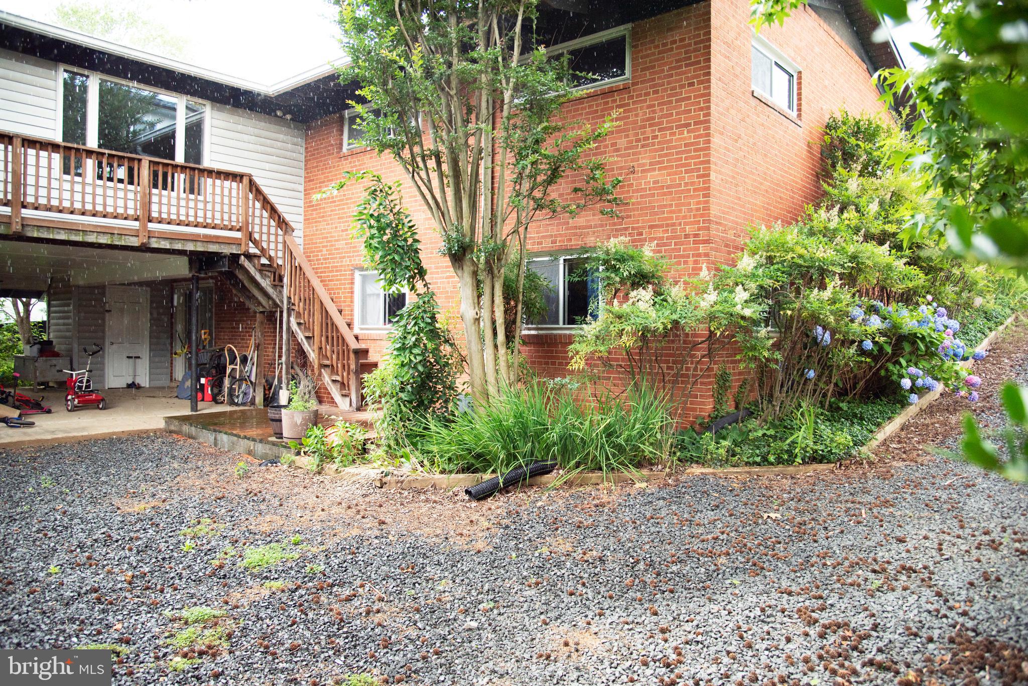 6811 Rosemont Drive McLean, VA 22101 - Photo 27 of 31