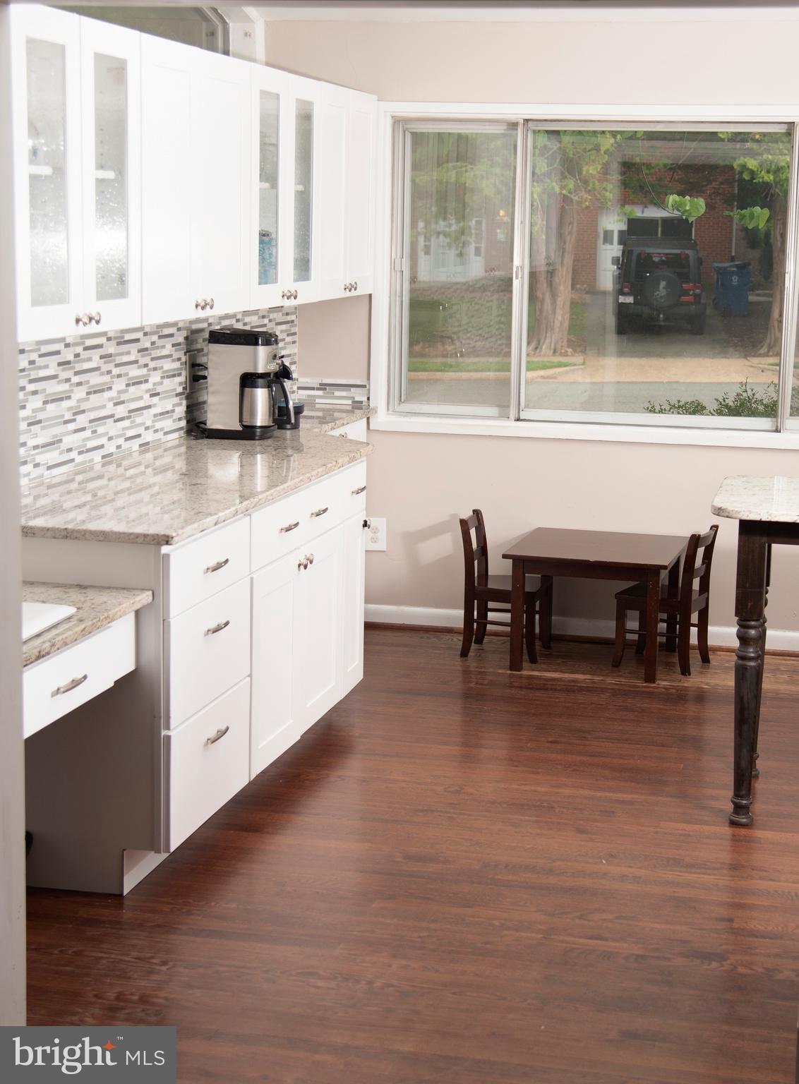 6811 Rosemont Drive McLean, VA 22101 - Photo 4 of 31